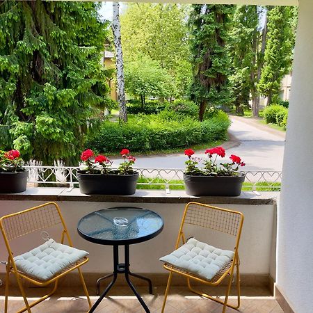 Anet Apartman Visoko Eksteriør billede