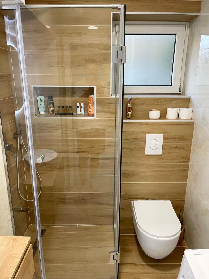 Anet Apartman Visoko Eksteriør billede