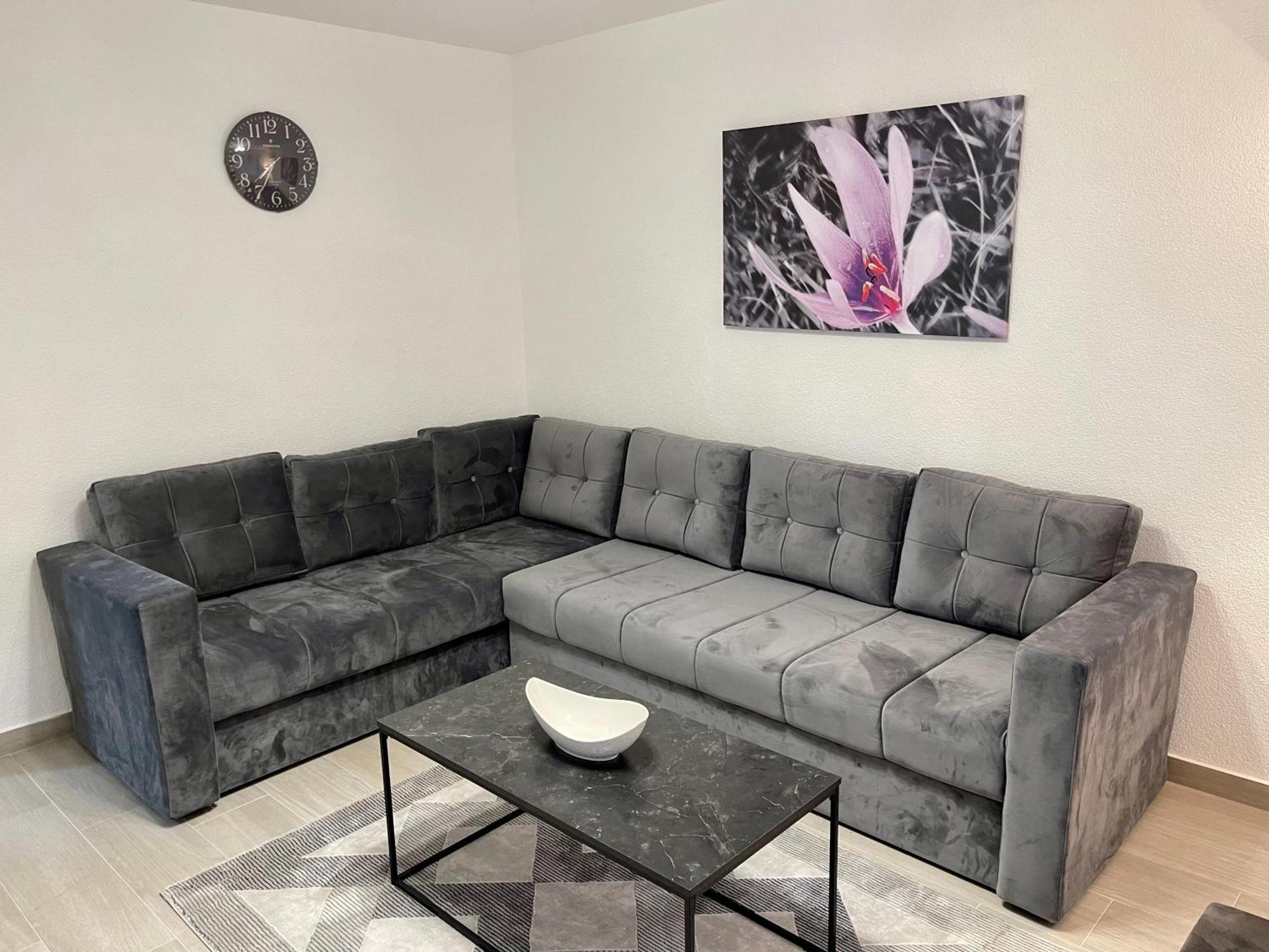 Anet Apartman Visoko Eksteriør billede